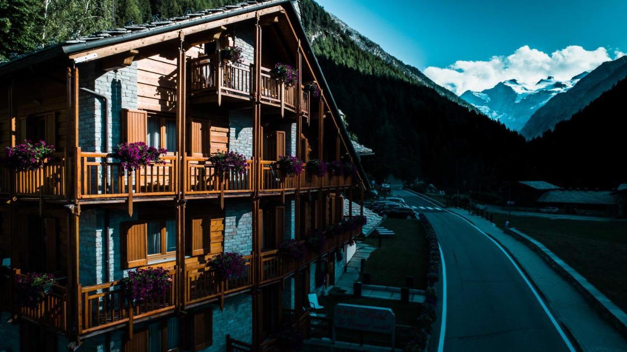 Hotel Le Bouquet - Adults Only Cogne Exteriér fotografie